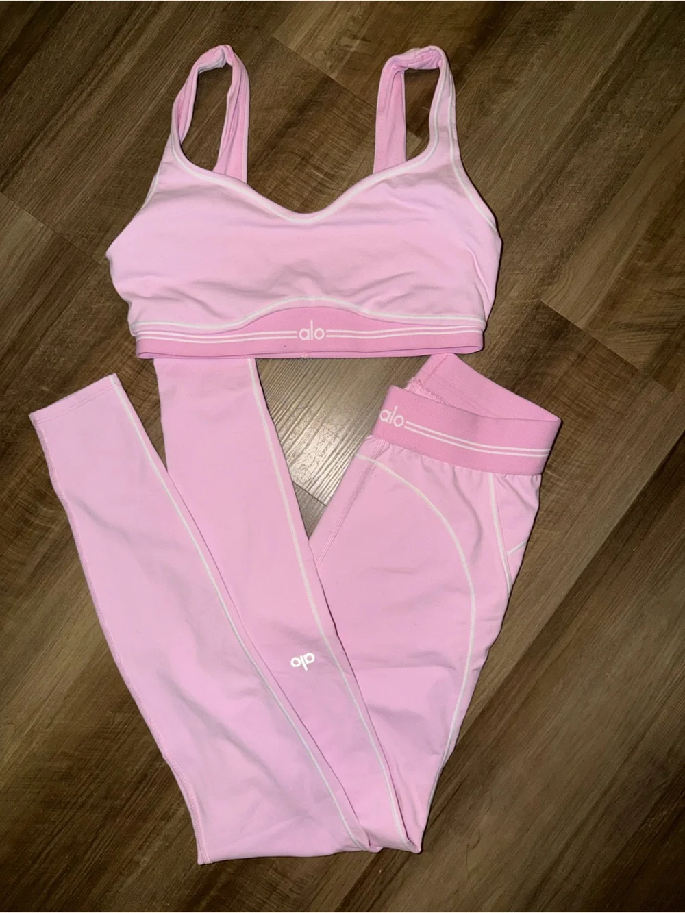 ALO Pink & White Trim Activewear Set – M/XS 💗